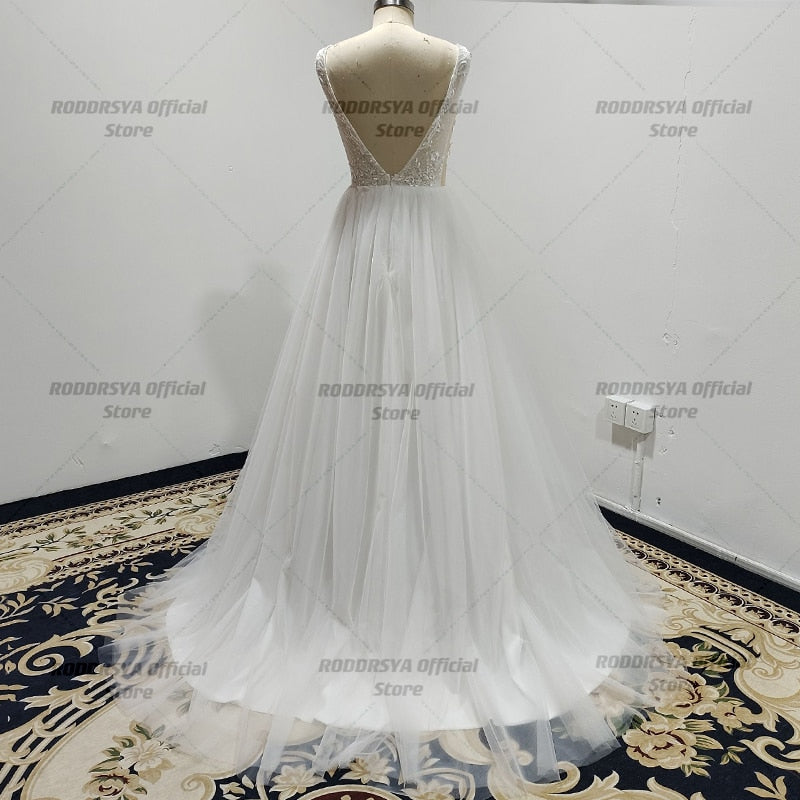 Vintage Lace Appliques Wedding Dresses Plus Size Beach Backless V-Neck Bridal Gowns Tull Sweep Train Dress The Clothing Company Sydney